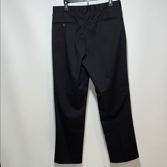Black Dress Pants with Straight Leg and Smooth Fabric - Picture 5 of 9